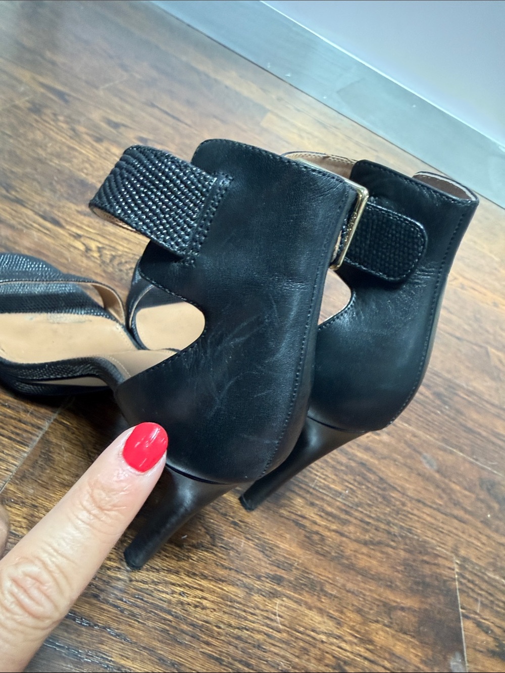 Calvin Klein Women's Vable Platform Dress Sandal, Black, size 8 - Picture 6 of 8